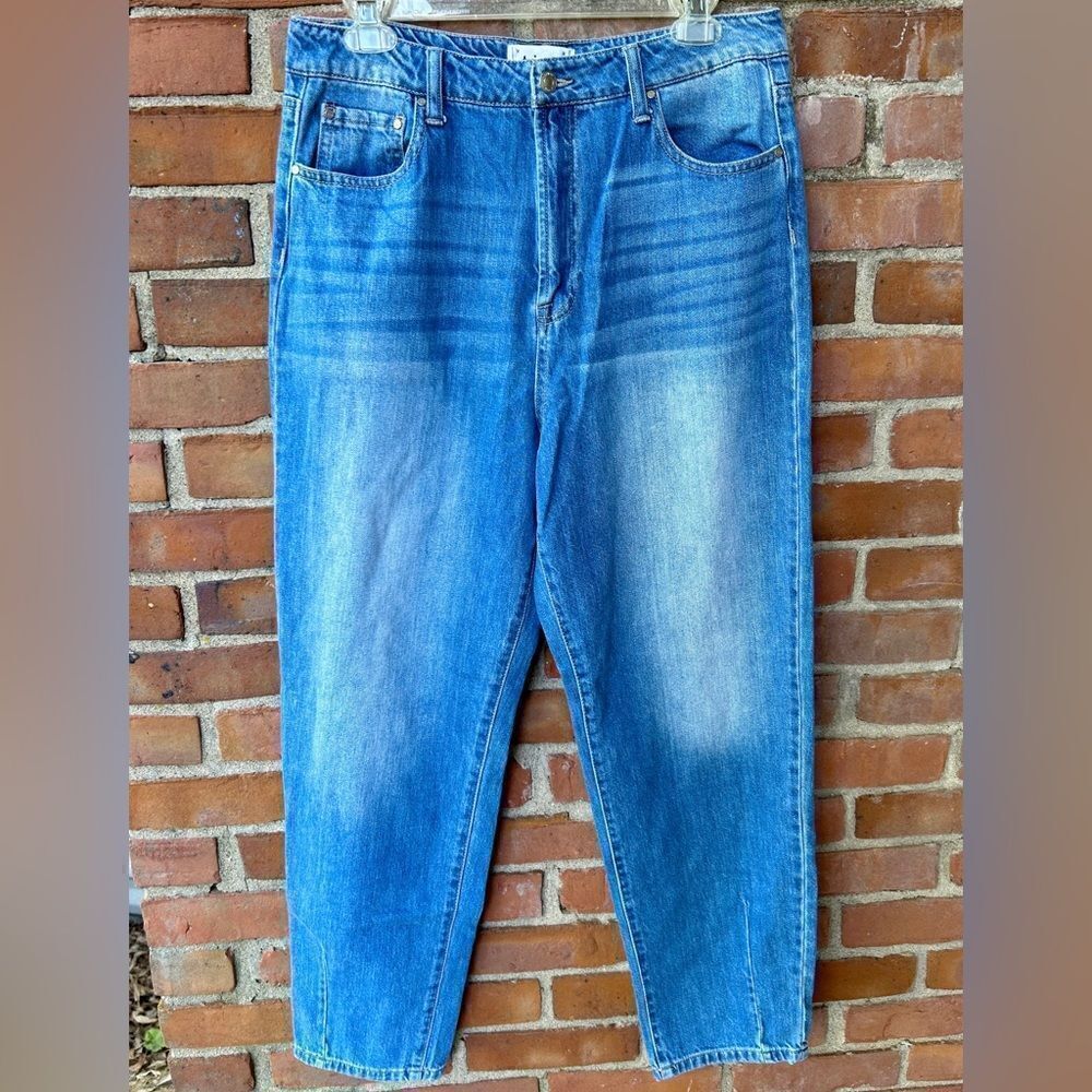 Tricot Super High Rise Faded Mom Jeans